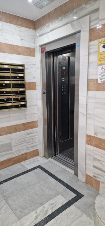 Appartamento Plaza Santa Ana Benidorm Esterno foto